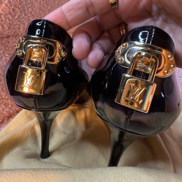 Louis Vuitton Black Patent Heels with Gold Accents - Picture 4 of 8